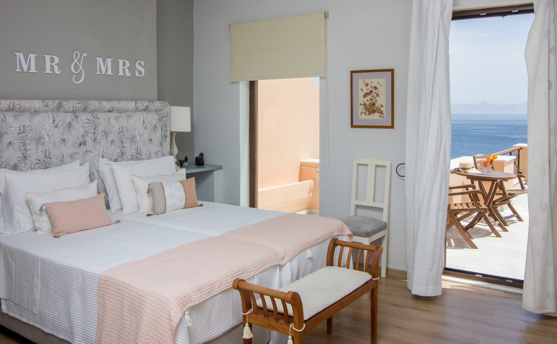 room-types-ARIONSYROS-JUNIOR-0.jpg