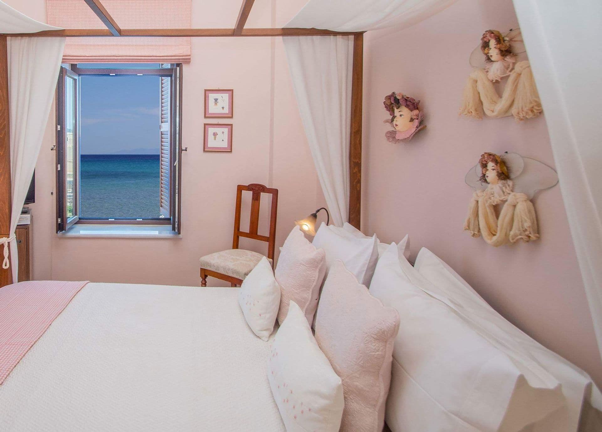 room-types-ARIONSYROS-QUNR-0.jpg