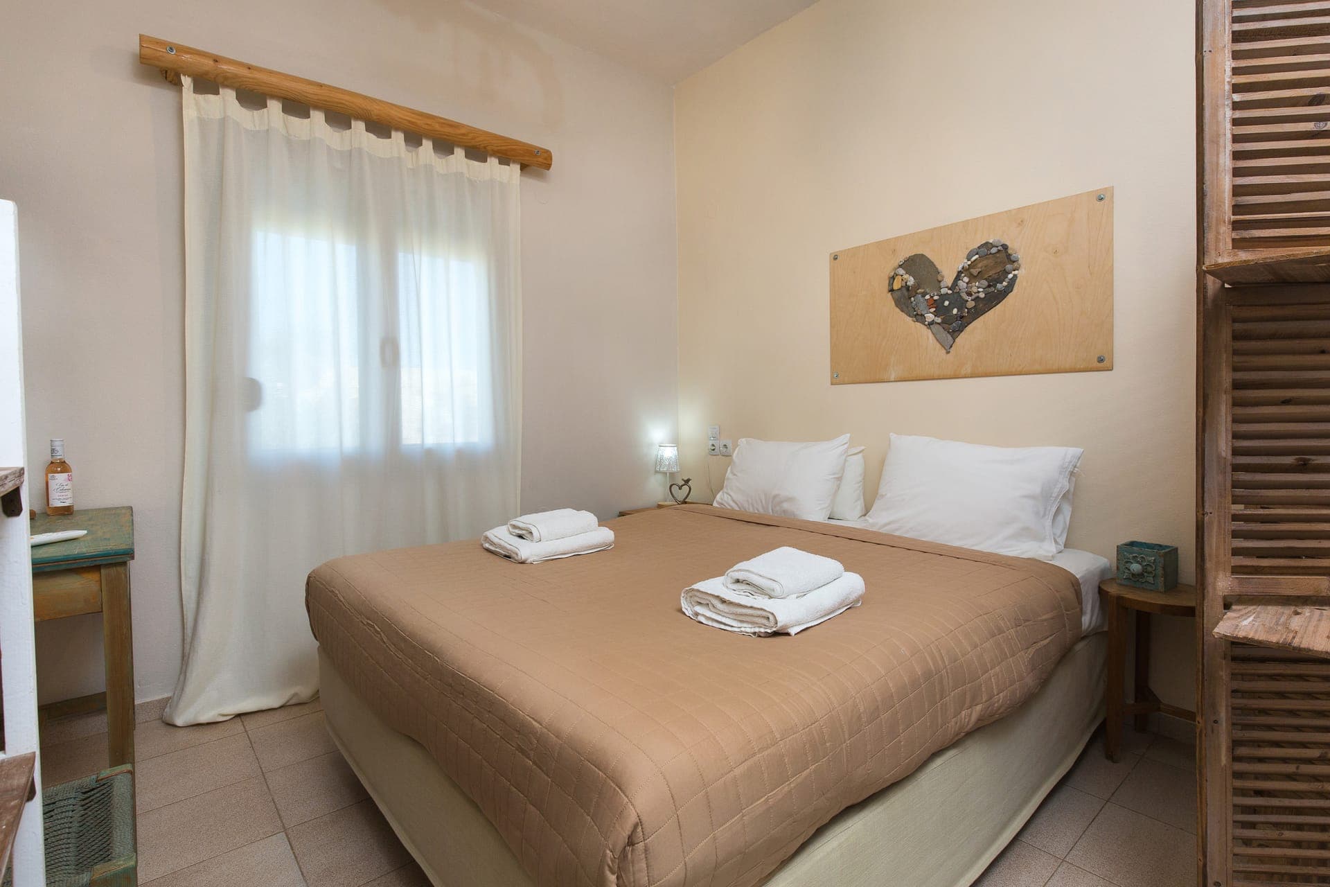 room-types-ARODAMOSAP-BDG-0.jpg