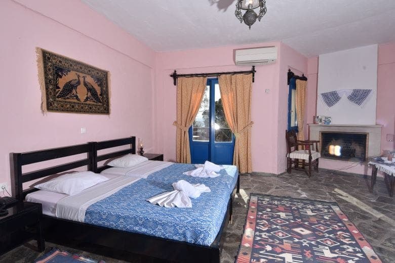room-types-AROLITHOS-DBLR-0.jpg