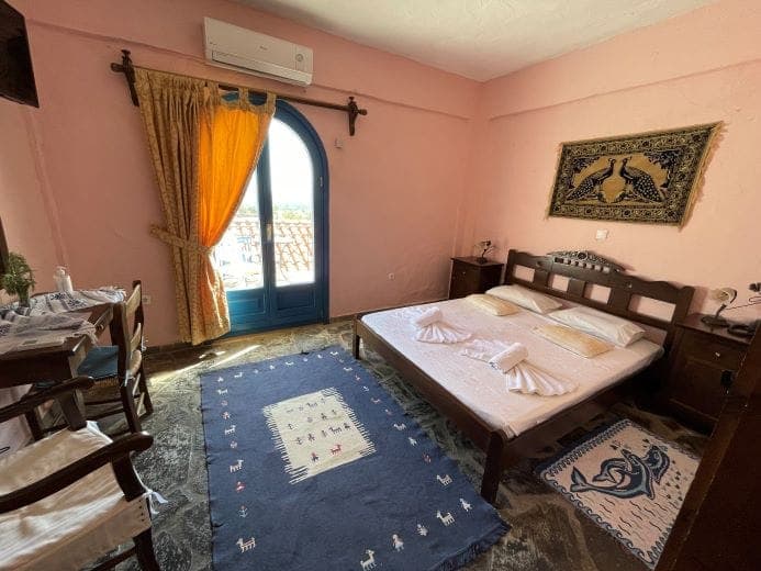 room-types-AROLITHOS-DBLSU-0.jpg