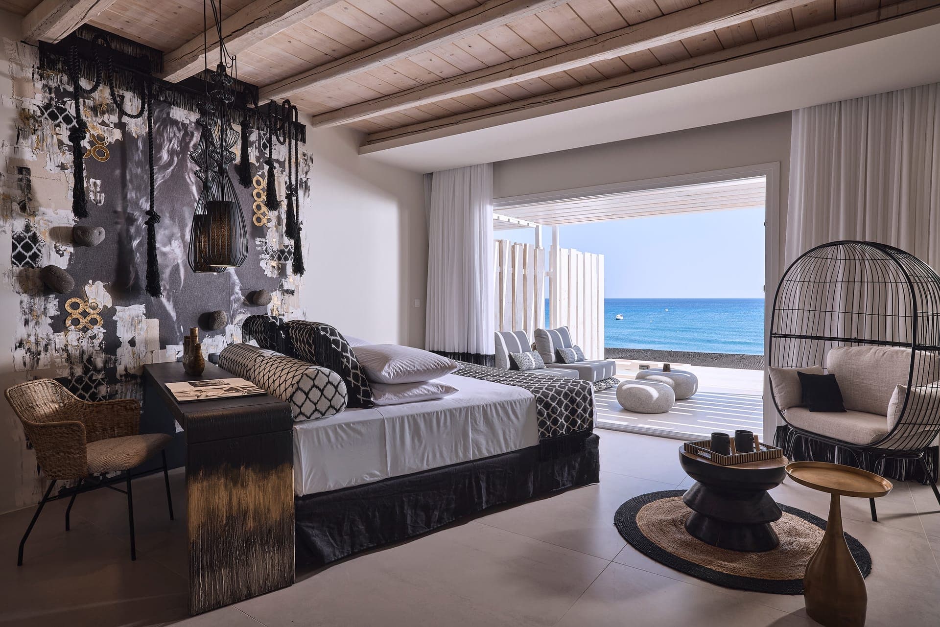 room-types-ARTEMISDLX-SIGNSV-0.jpg