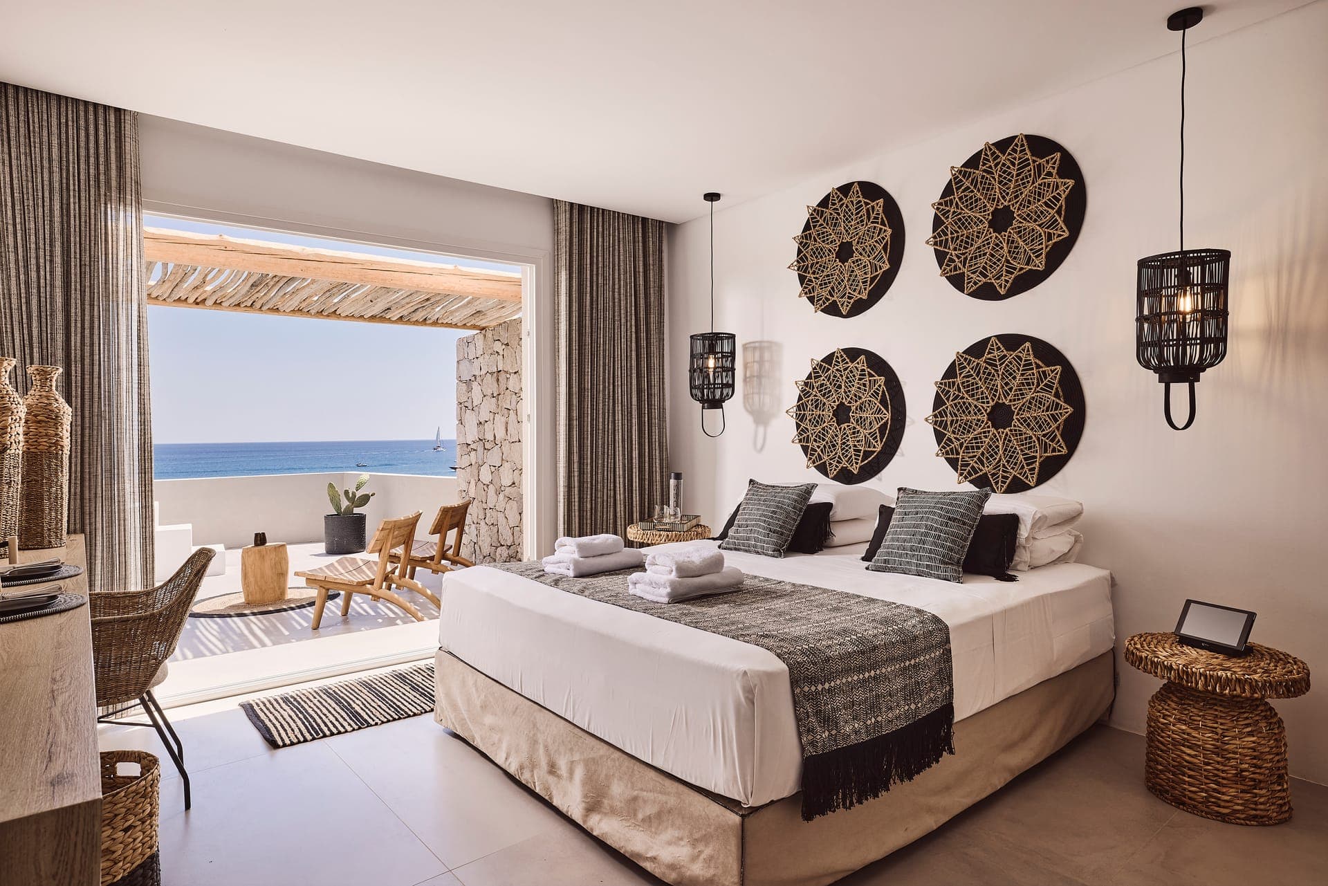 room-types-ARTEMISDLX-STMINI-0.jpg