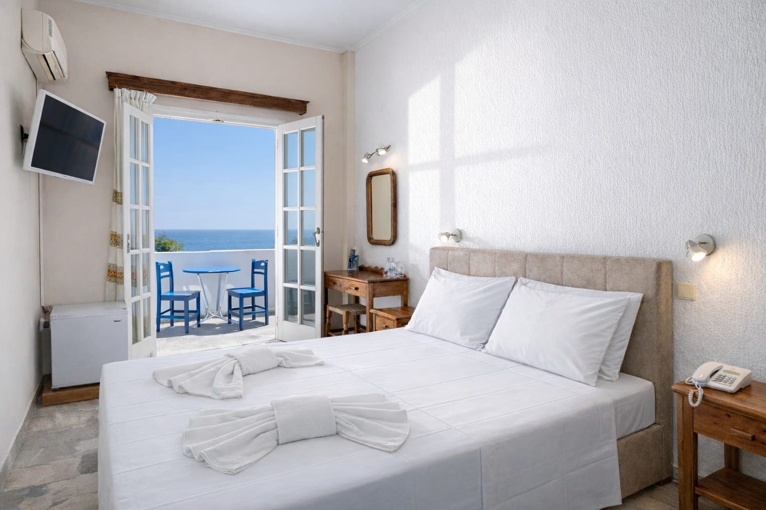 room-types-ARTEMISHTL-DBLSV-0.jpg