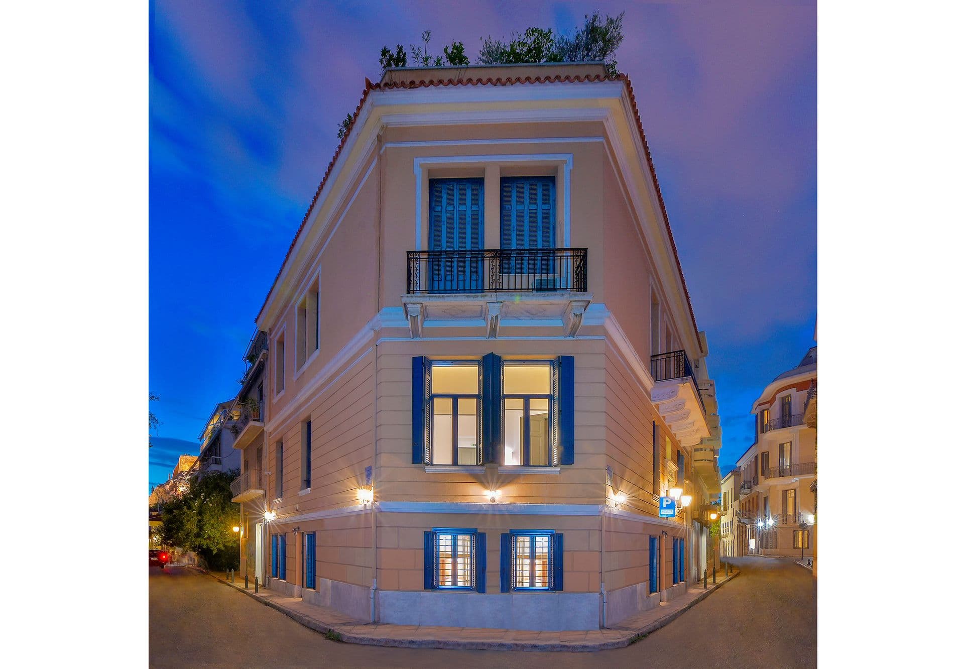 Art Pantheon Townhouse!