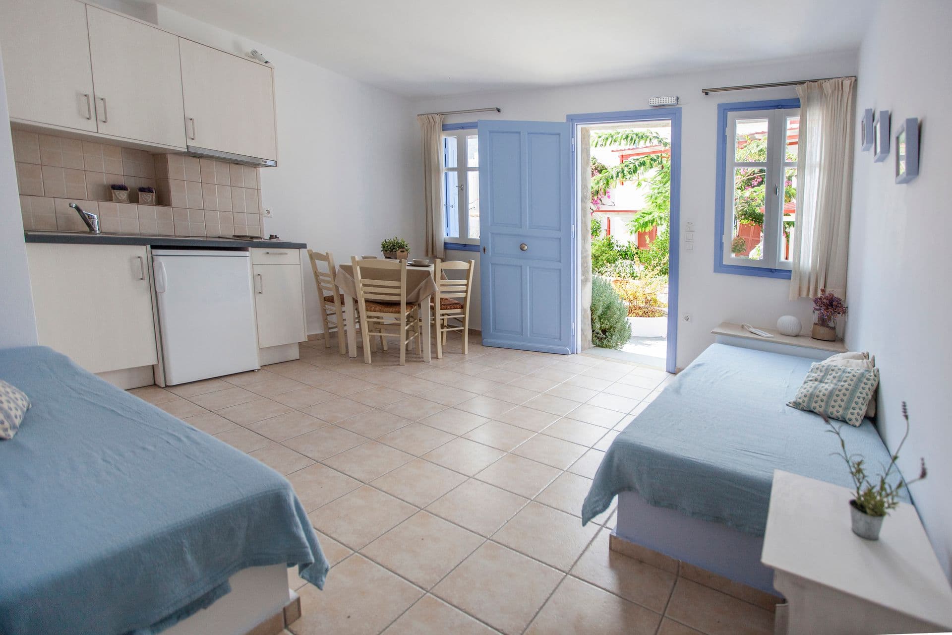 room-types-ASTARTISER-APART3-0.jpg