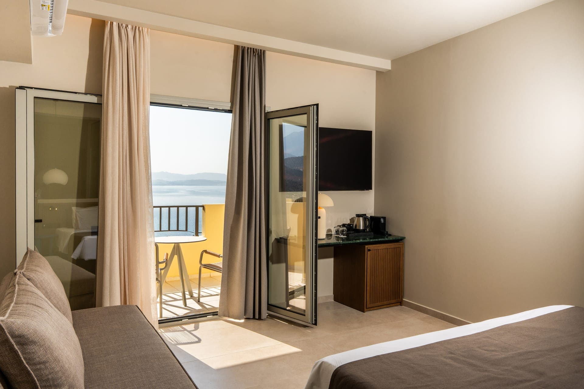 room-types-ASTORIAHOT-DSPSV-0.jpg