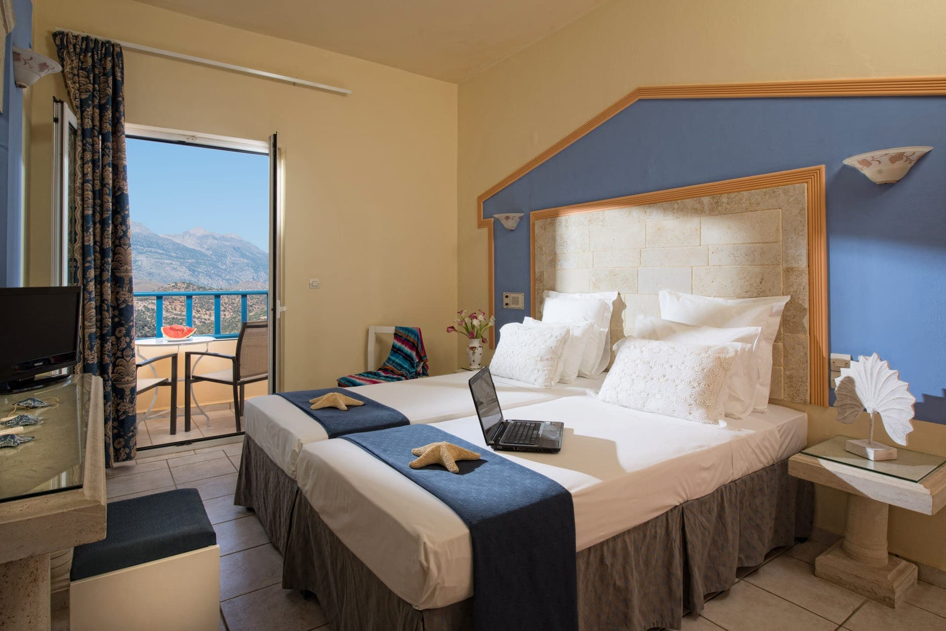 room-types-ASTORIAHOT-STDBL-0.jpg