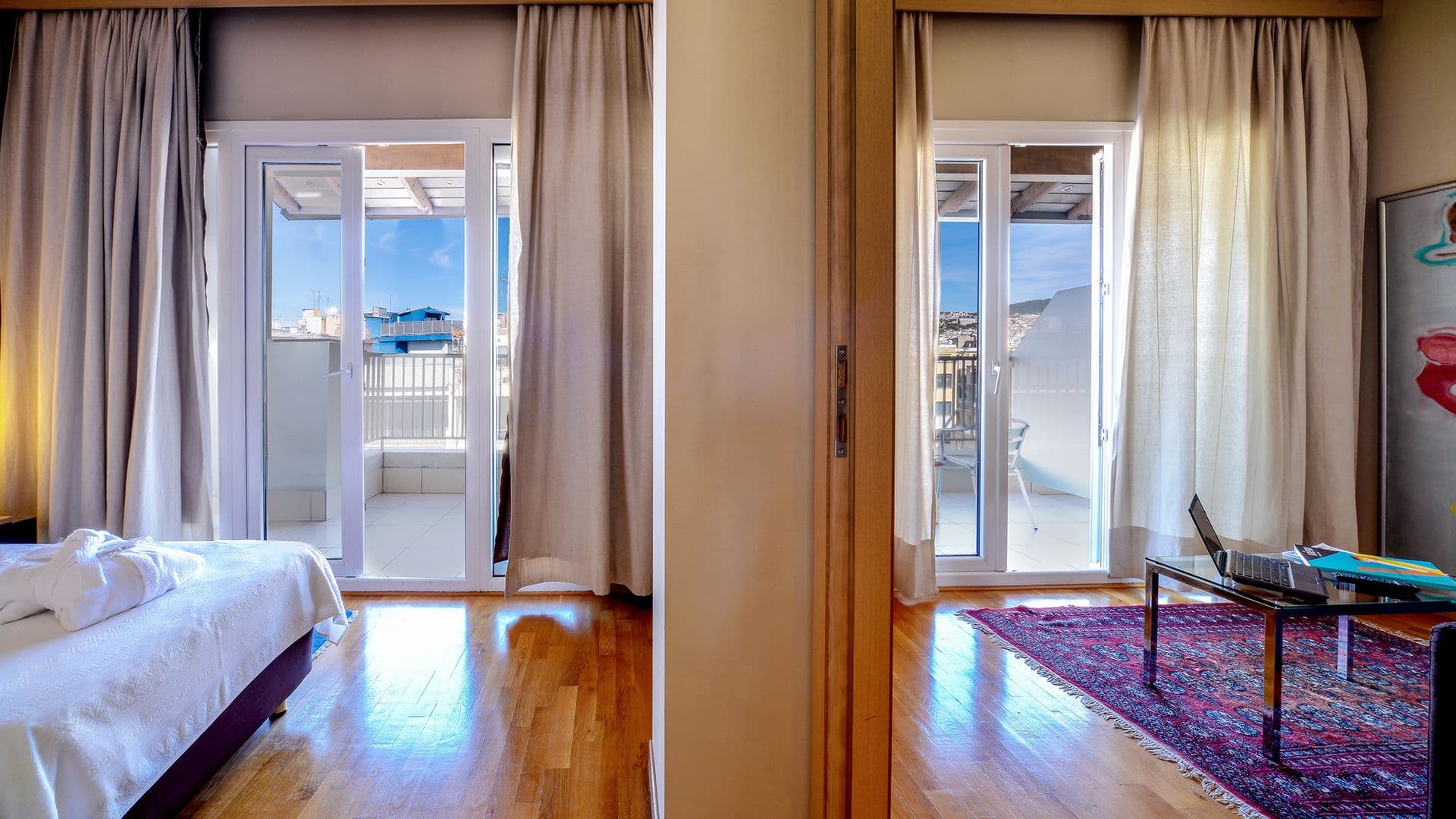 The Penthouse Suite City View is situated on the highest floor of the Astoria with an amazing private balcony. Separate living room for business meetings and a bedroom with a second exit to your balcony. The bathroom is fitted with a jacuzzi bathtub.