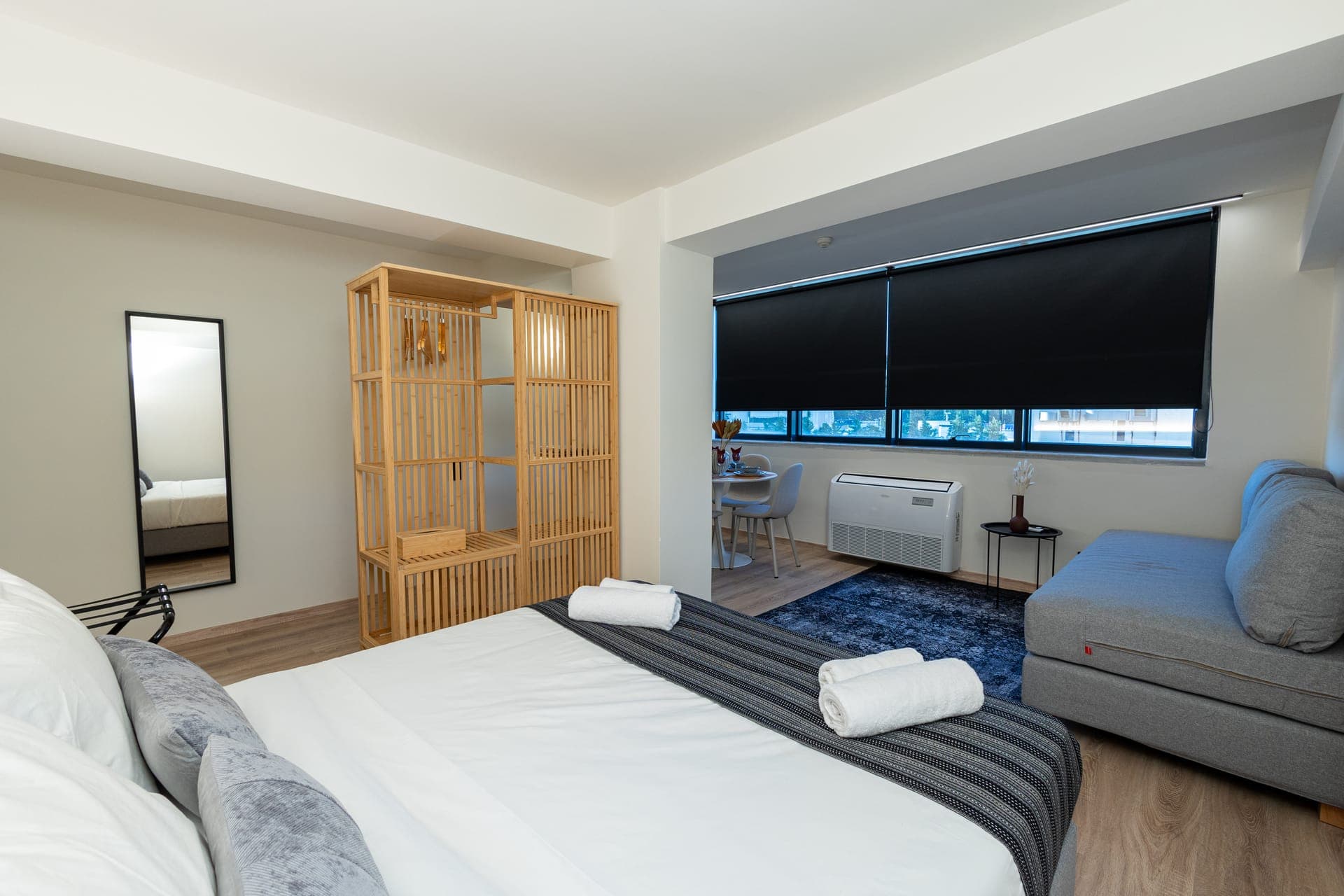 room-types-ATHAIRLIVS-DLX-0.jpg