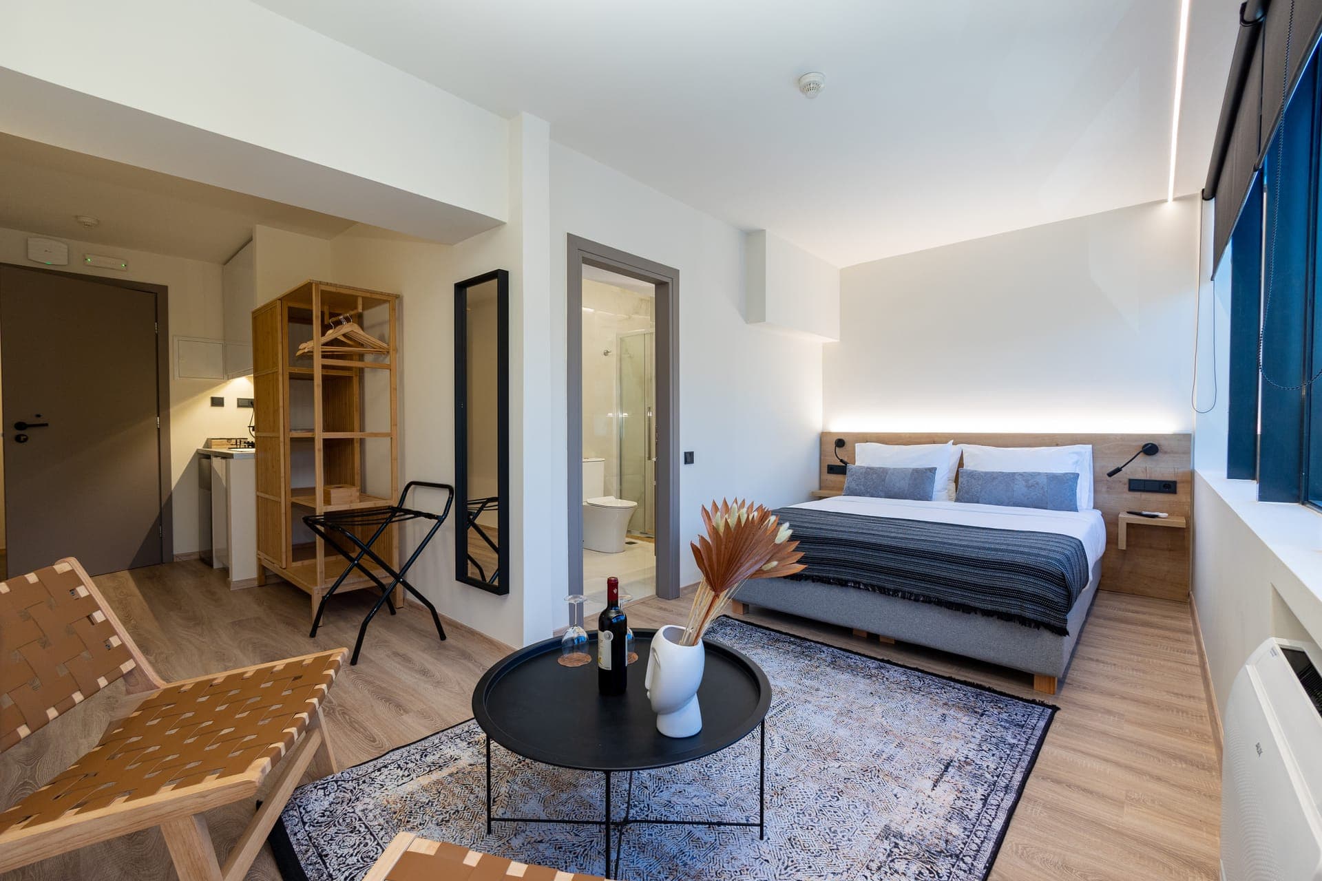 room-types-ATHAIRLIVS-STD-0.jpg