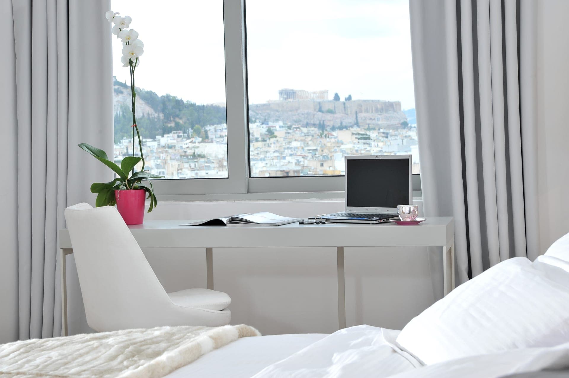 room-types-ATHENGRAND-DLXACR-0.jpg