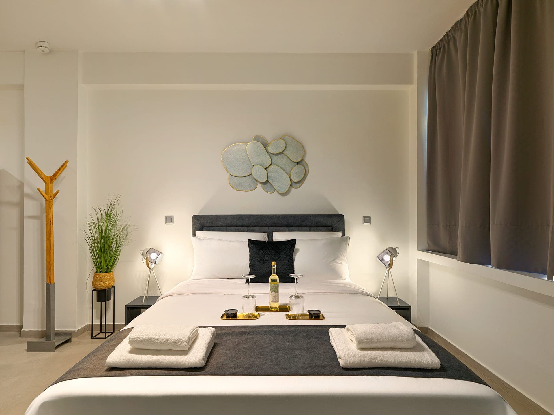 room-types-ATHENSELEV-DLX-0.jpg