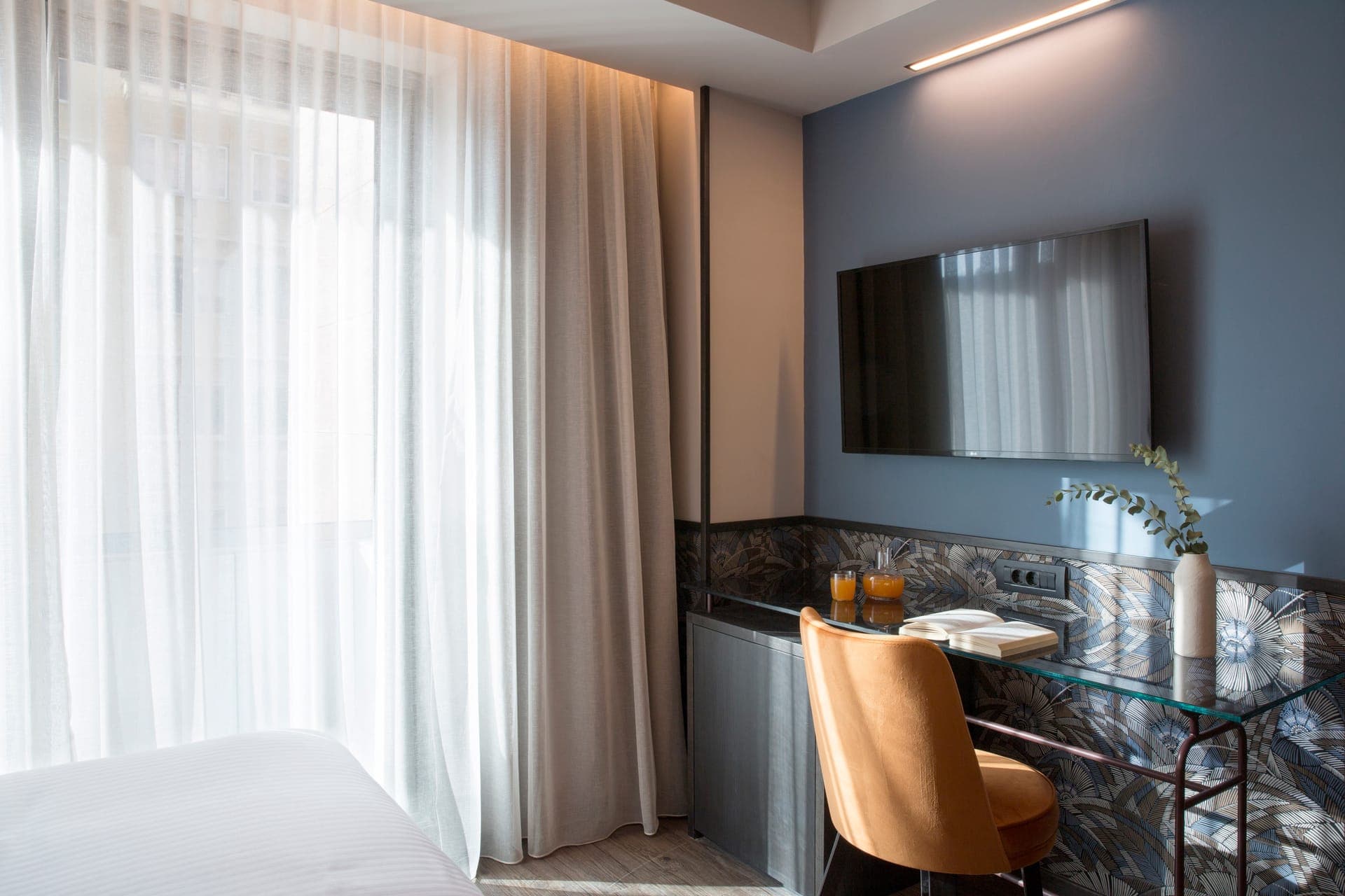 room-types-ATHENSKEY-DLXDBC-0.jpg
