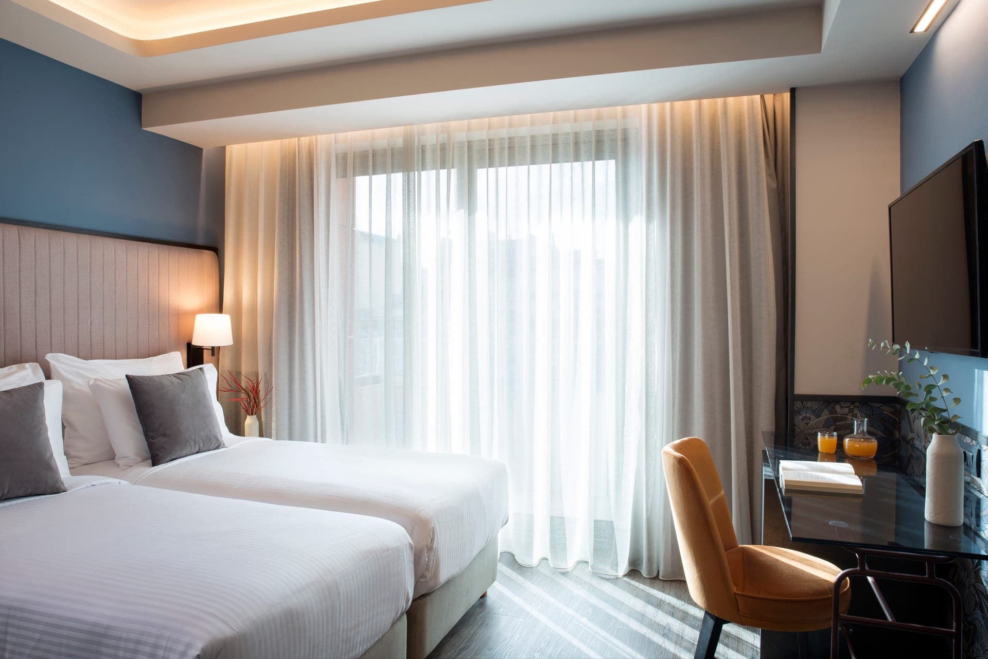 room-types-ATHENSKEY-DLXTWC-0.jpg