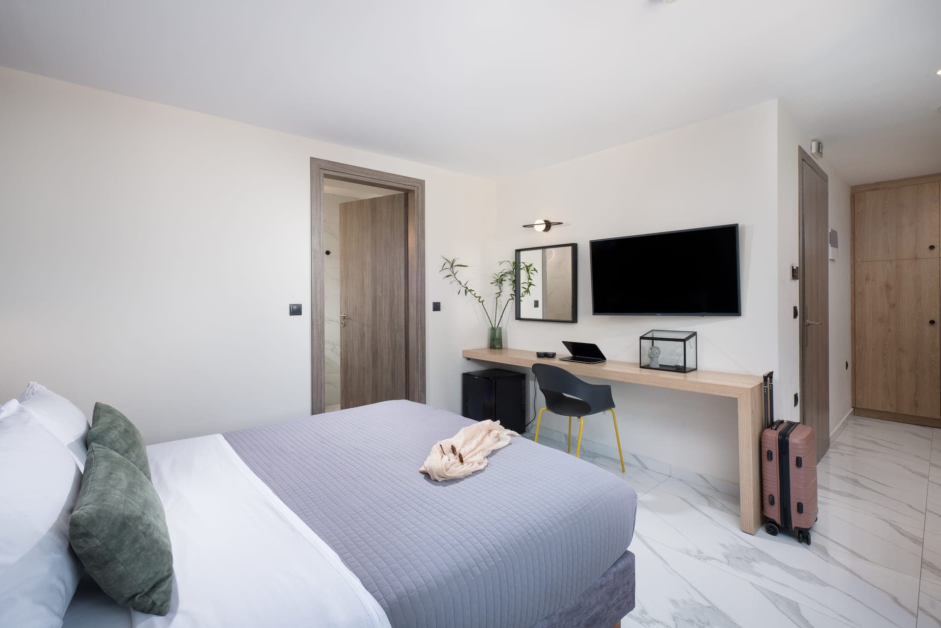 room-types-ATHGREENS-SUP-0.jpg