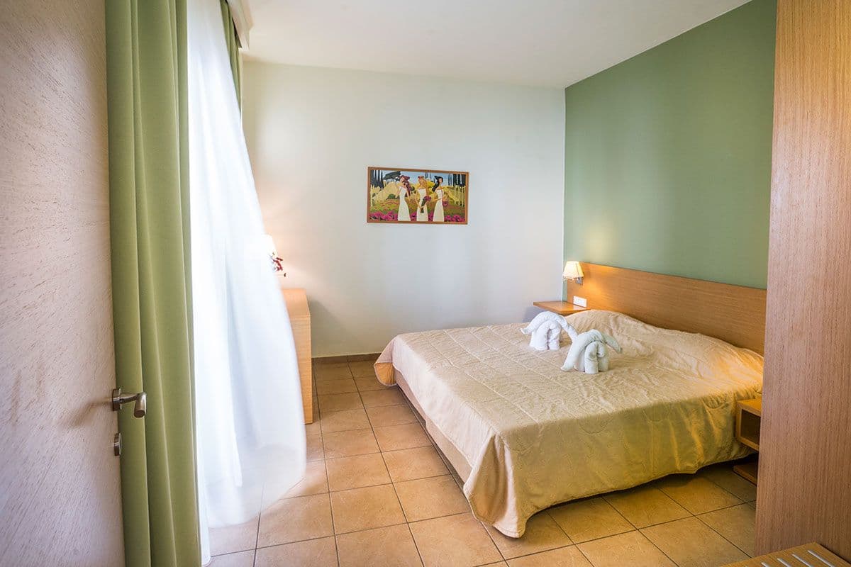 room-types-ATHINABEAC-BASEAP-0.jpg