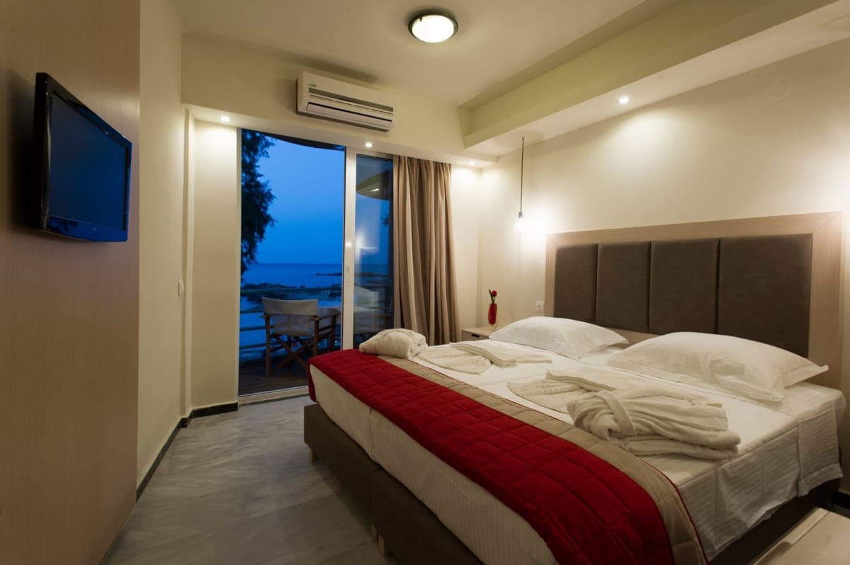 room-types-ATHINAVILL-SEATBA-0.jpg