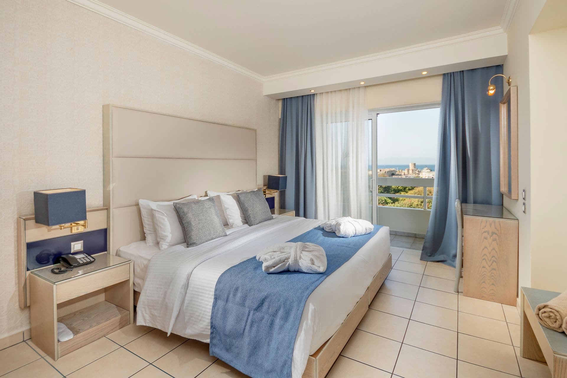 room-types-ATHINEON-CORNER-0.jpg