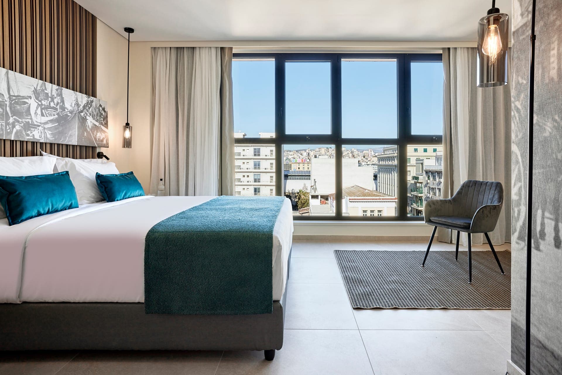 room-types-ATHPORTPIR-DLXDBL-0.jpg