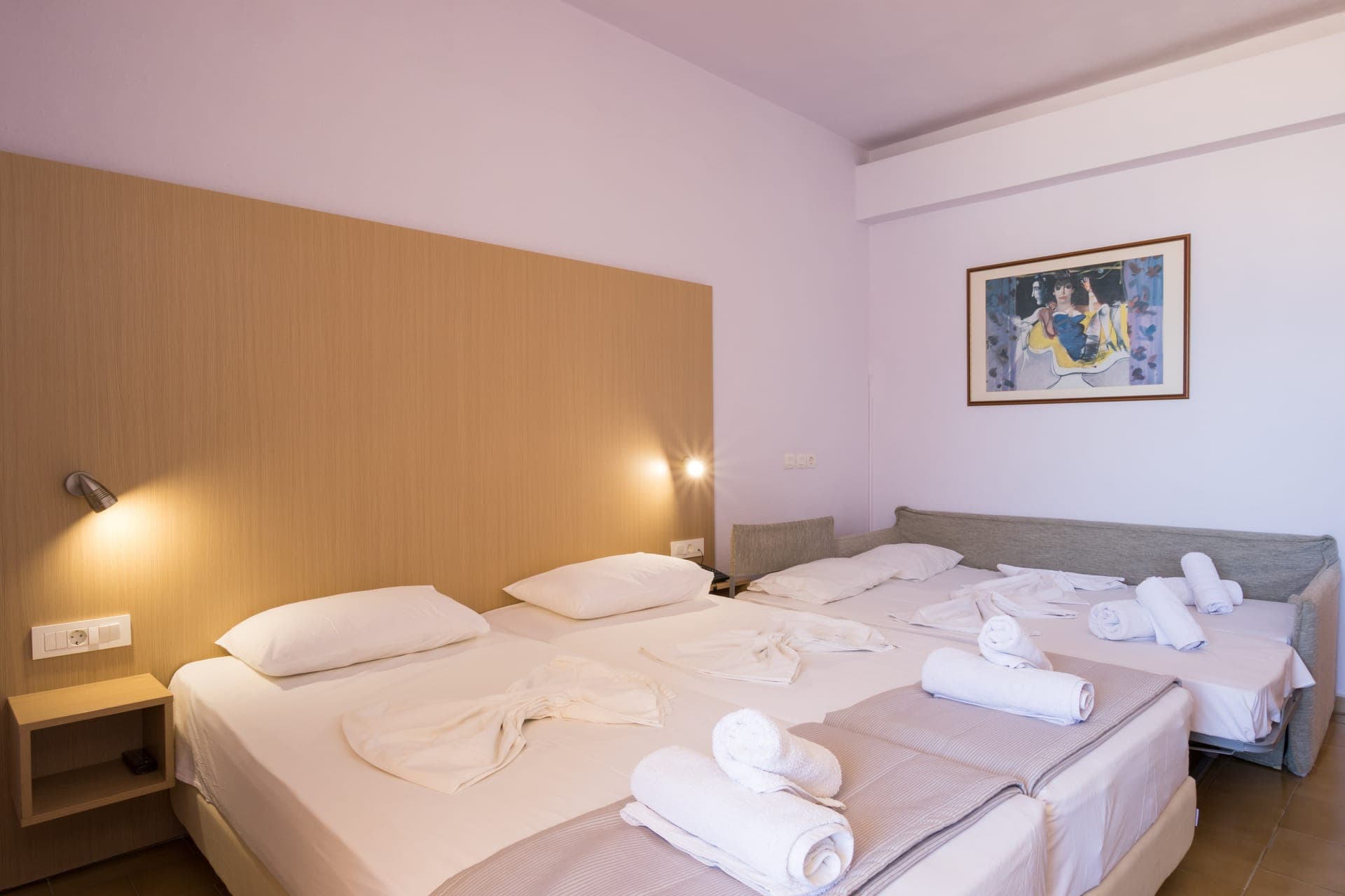 room-types-ATLANTISHK-FAMP-0.jpg
