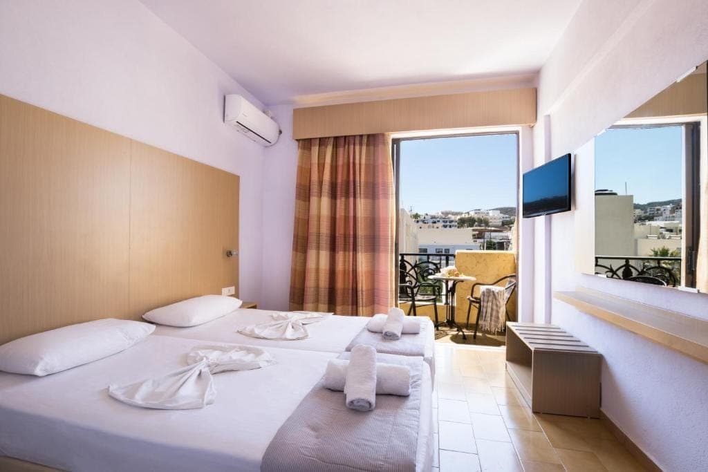 room-types-ATLANTISHK-TRPLP-0.jpg