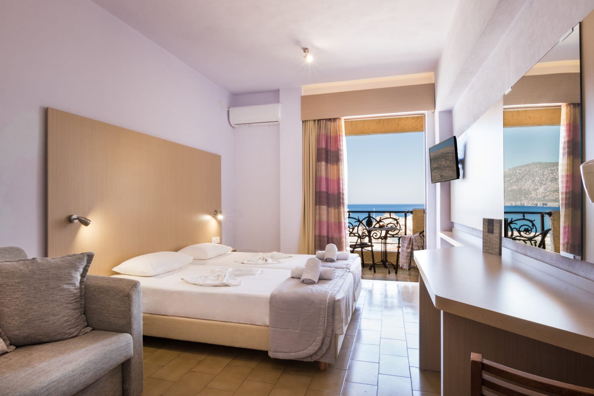 room-types-ATLANTISHK-TRPLS-0.jpg