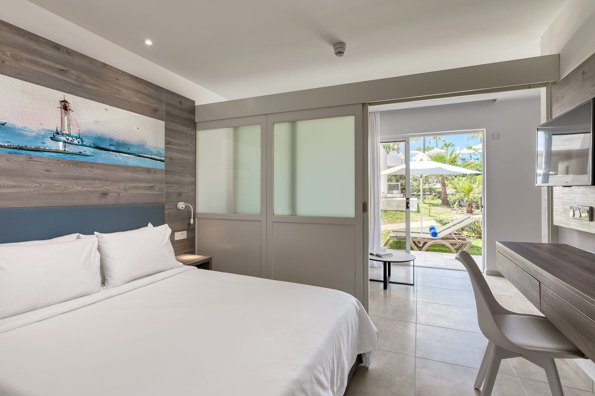 room-types-ATLSUNBEAC-SGFMGV-0.jpg