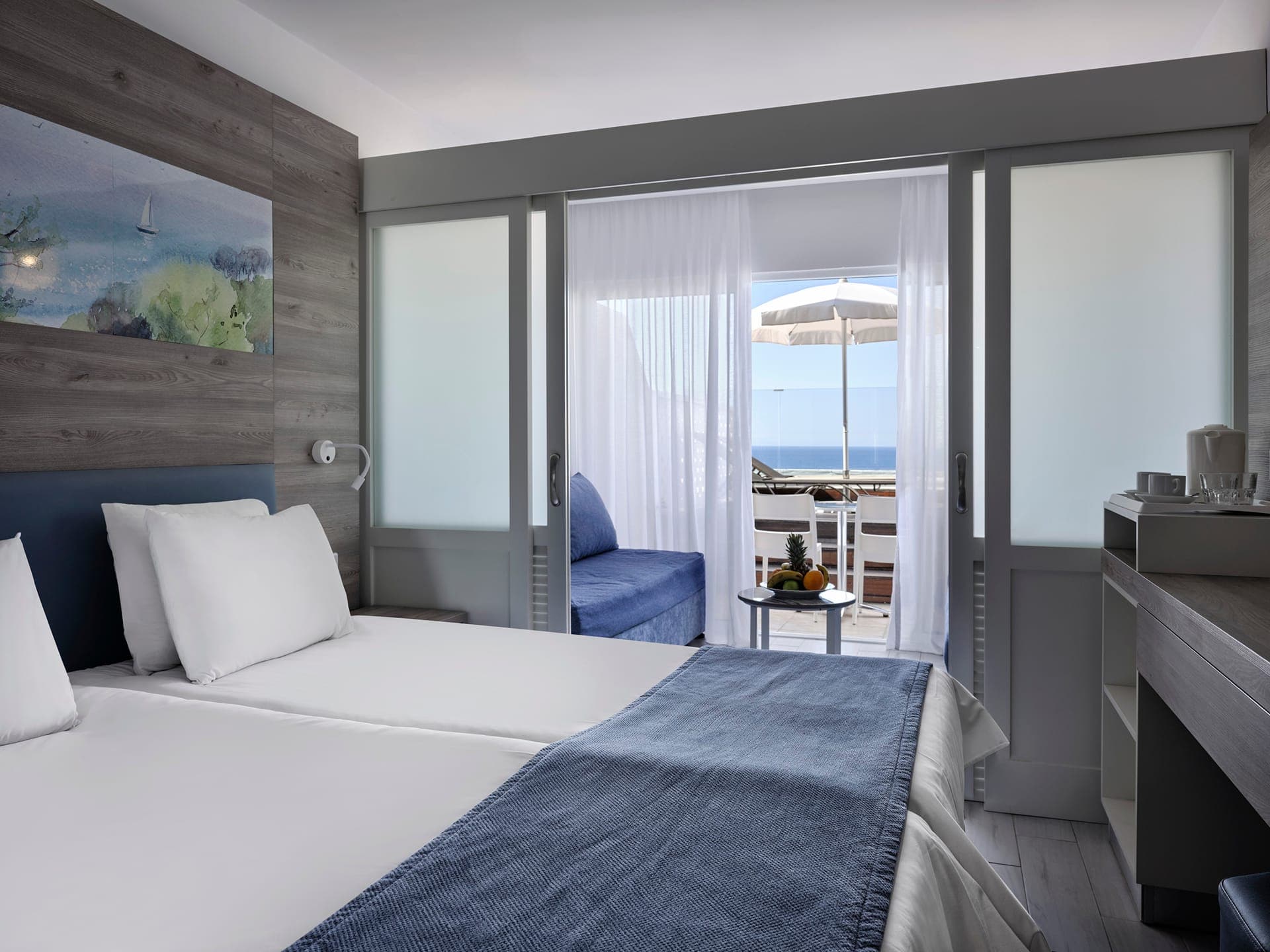 room-types-ATLSUNBEAC-SUPFAM-0.jpg