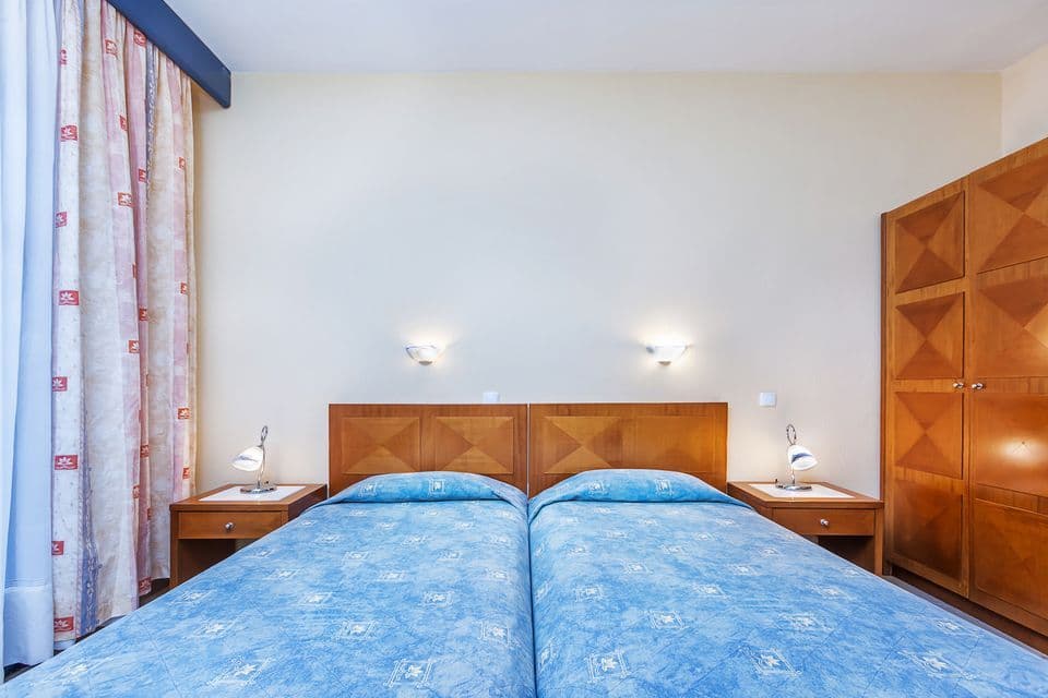 room-types-ATRIUMCHAL-DBLECO-0.jpg
