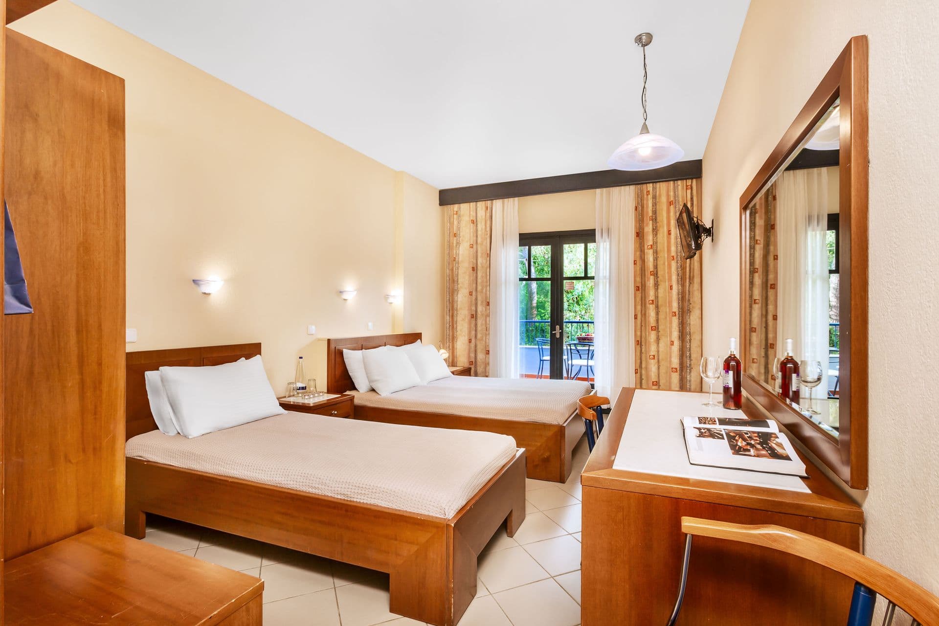 room-types-ATRIUMCHAL-SUPDBL-0.jpg