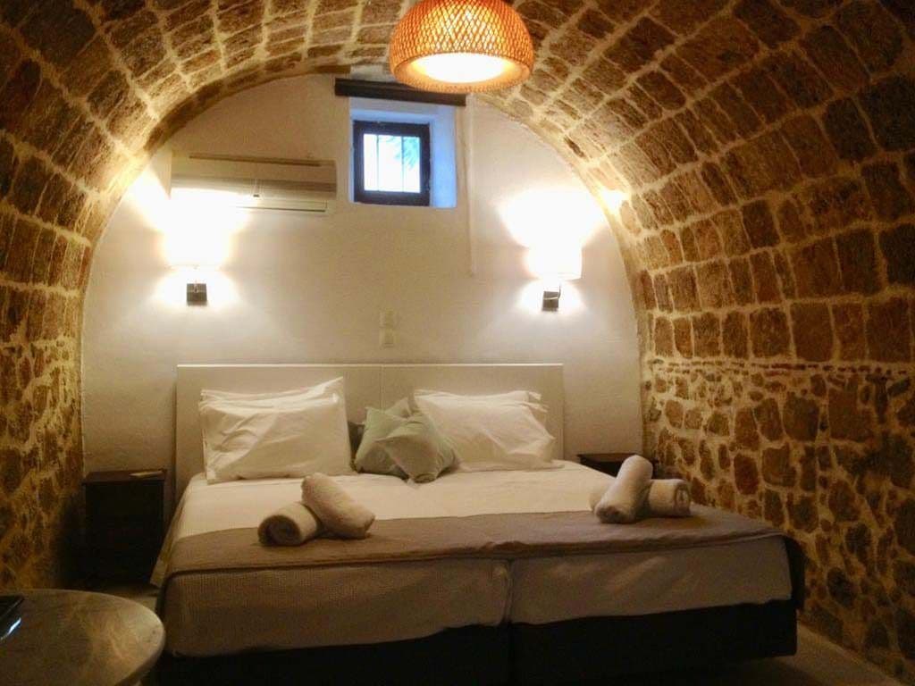 room-types-AUBERGE-DLX-0.jpg