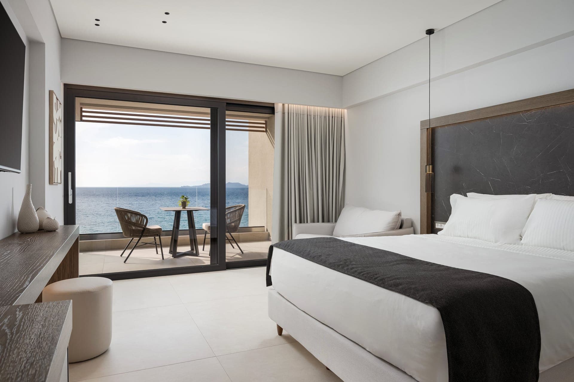 room-types-AVANTBLUEK-AVEXEC-0.jpg
