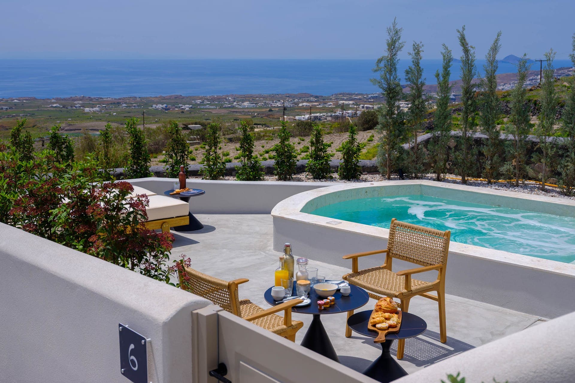 Executive Suite with Heated Plunge Pool and Sea View - Private veranda with panoramic vistas and comfortable sunloungers