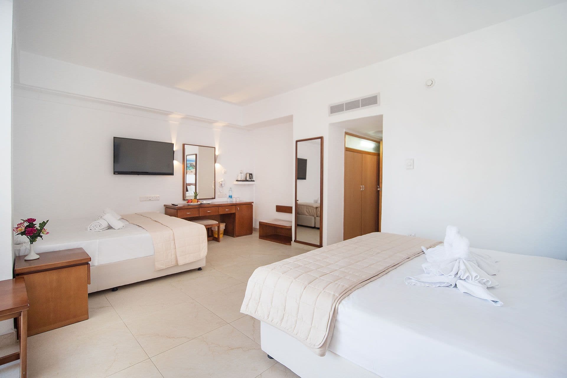 room-types-AVLIDA-FAMINL-0.jpg