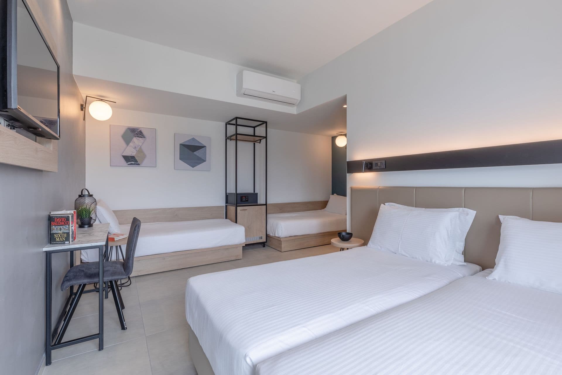 room-types-AVRA-QUAD-0.jpg