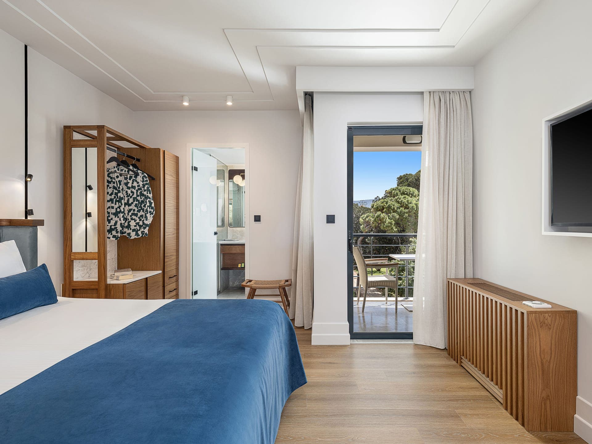 room-types-AVRACITY-DLX-0.jpg