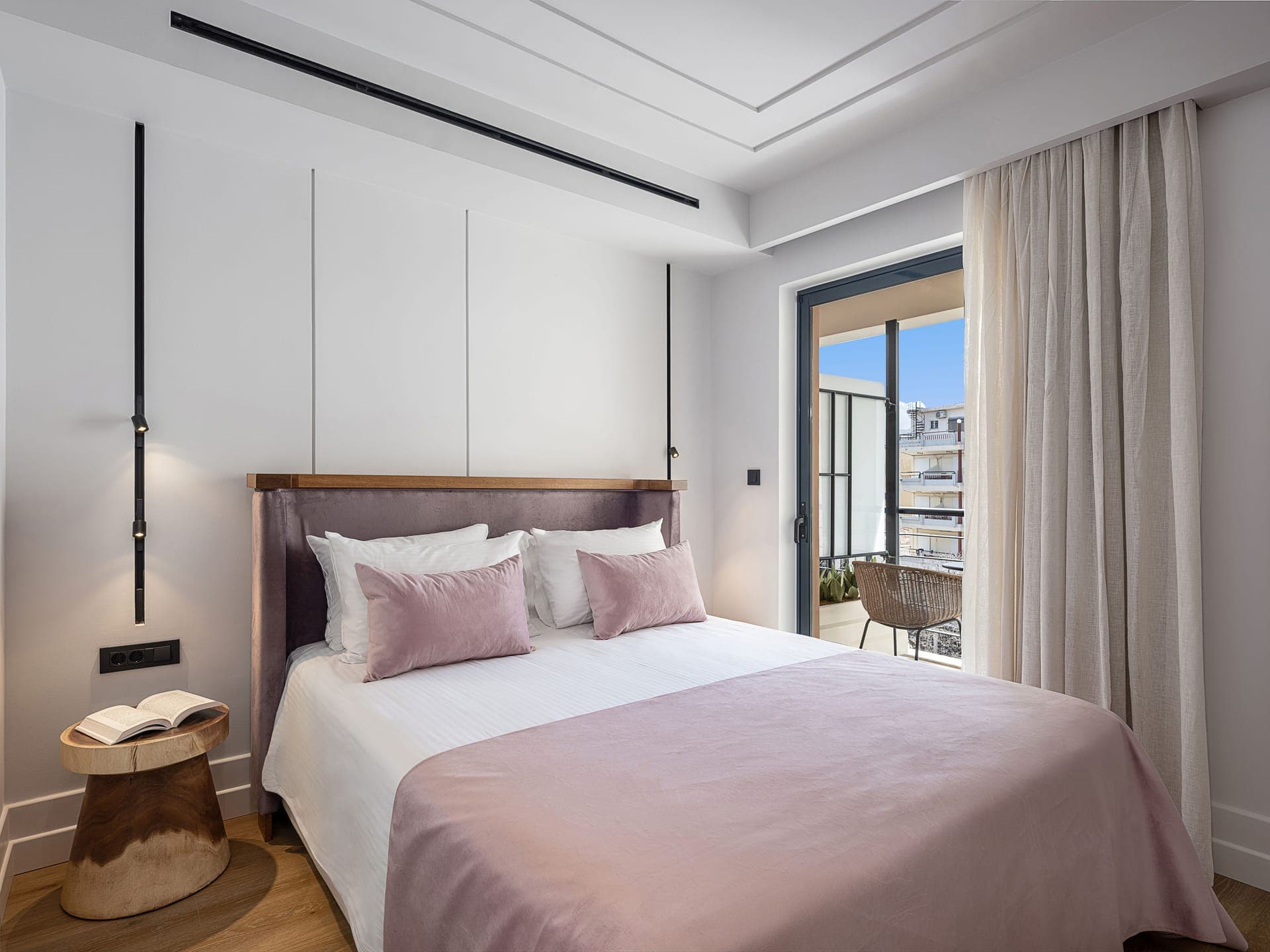 room-types-AVRACITY-SGL-0.jpg