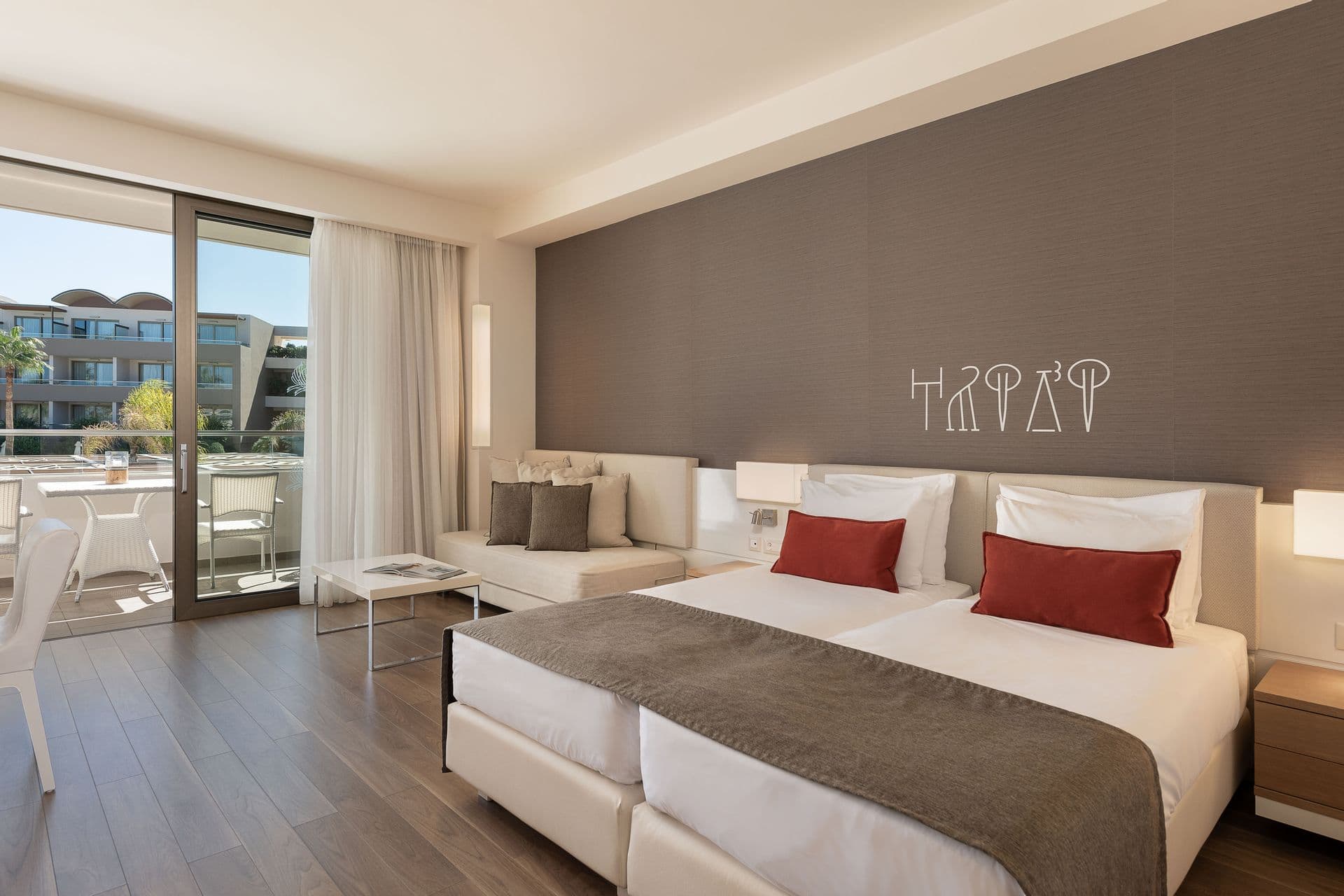Simmons mattresses | Egyptian cotton linen