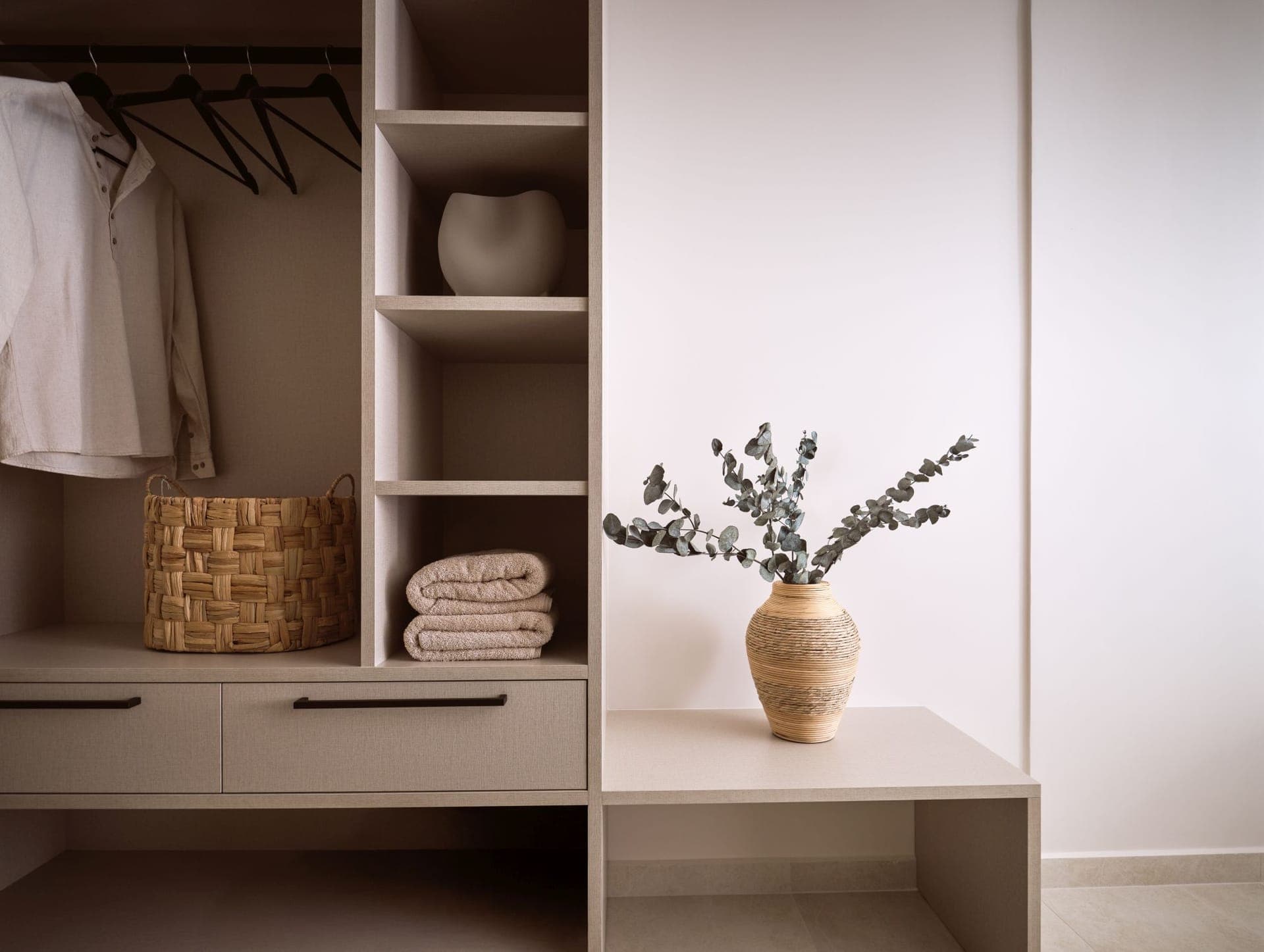 room-types-AVRASUITES-SUIT3-0.jpg