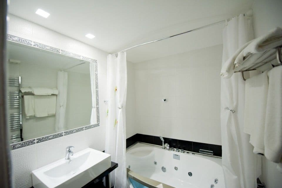 room-types-BACCHUS-QUADR4-0.jpg