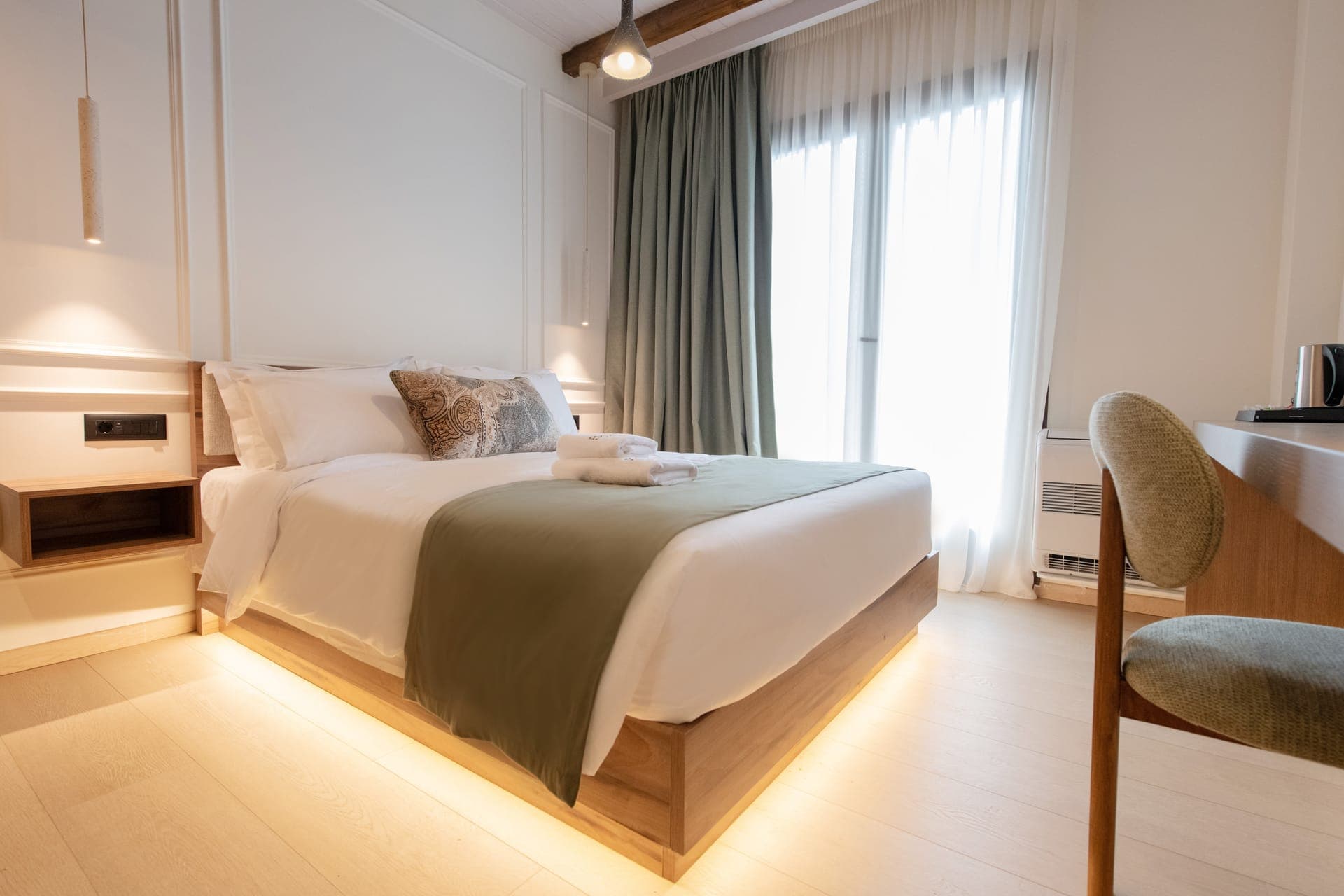 room-types-BALCON-STDBL-0.jpg
