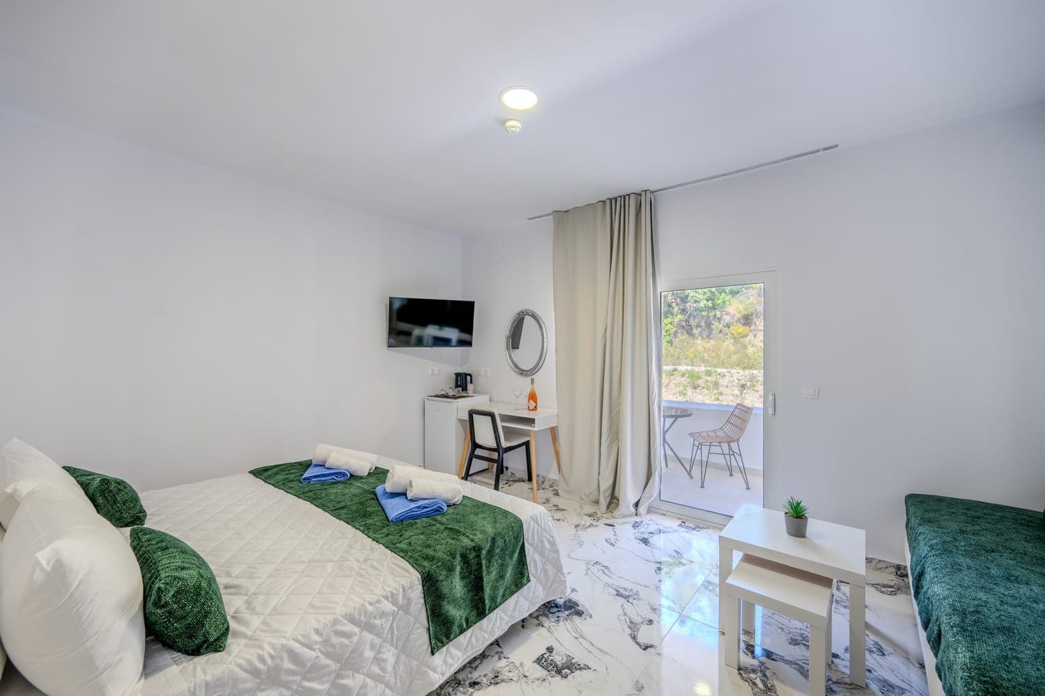 room-types-BAMBOO-DLXSMV-0.jpg