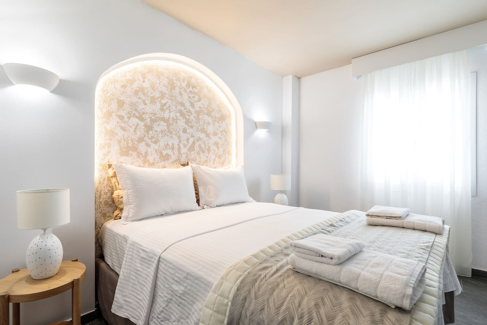 room-types-BAYVIEWSUI-PREM-0.jpg