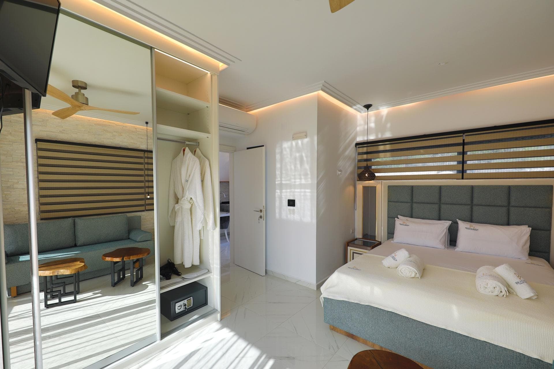 room-types-BEACHWALK-1BSUSV-0.jpg