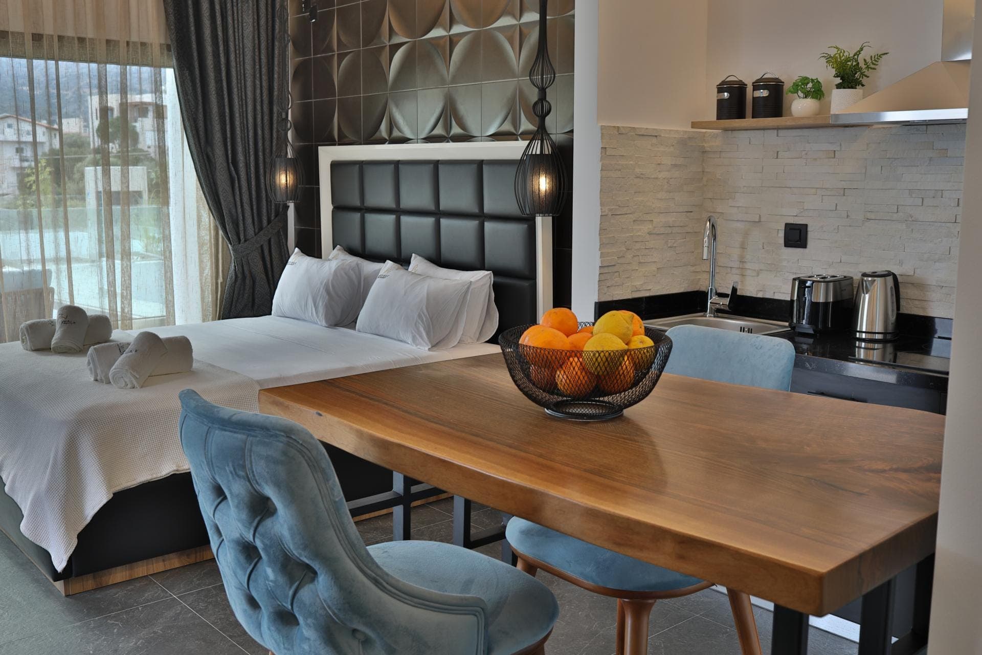 room-types-BEACHWALK-SUPSTD-0.jpg