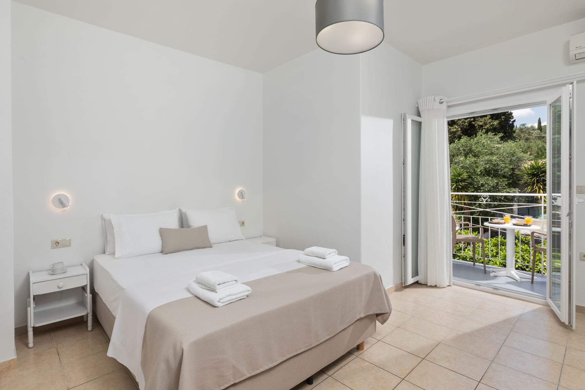 room-types-BELLAVISTA-STU-0.jpg