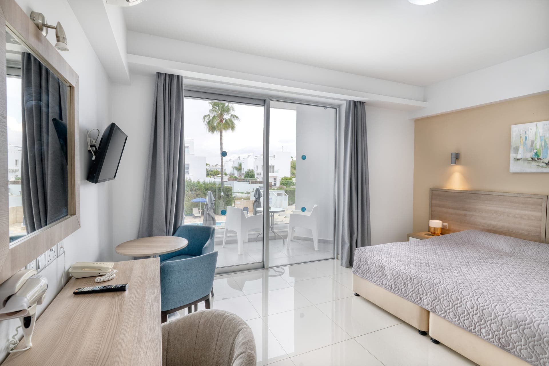 room-types-BELLINIHTL-1BDST-0.jpg