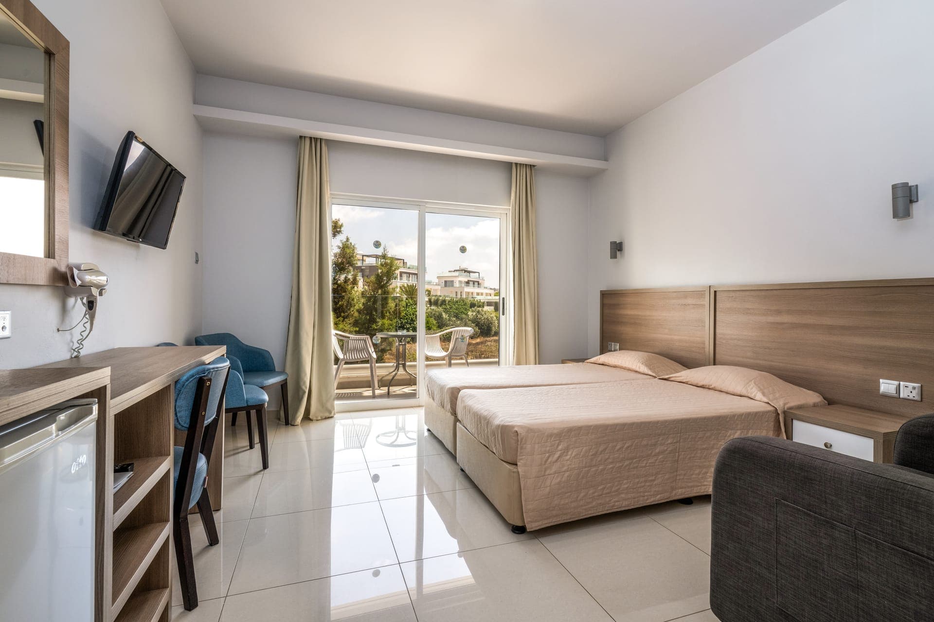 room-types-BELLINIHTL-DLX-0.jpg