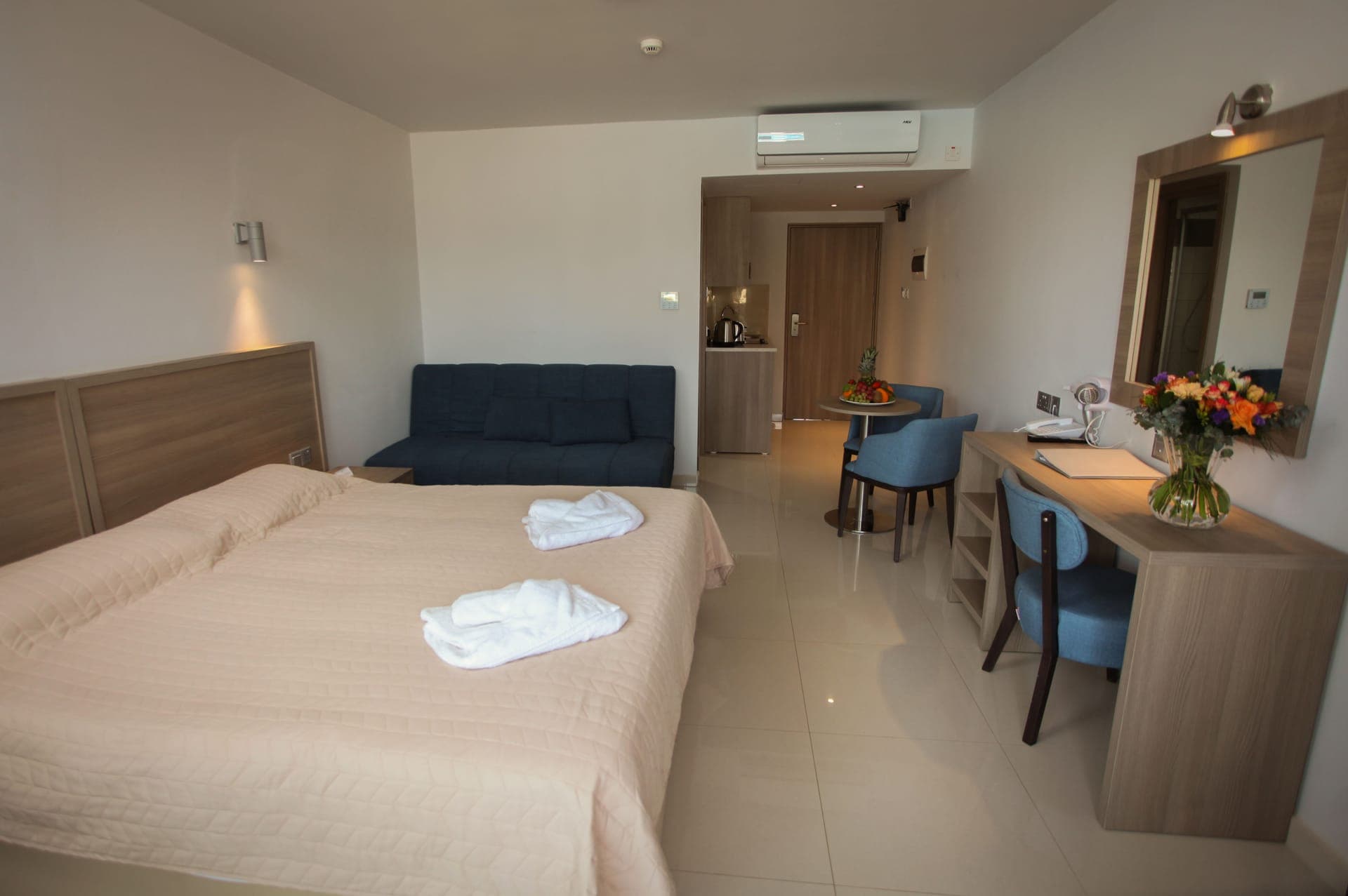 room-types-BELLINIHTL-DLXSTD-0.jpg